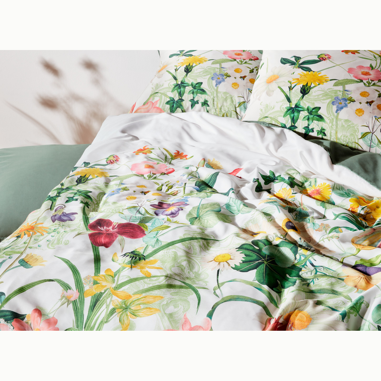 Fleuresse Black Premium Tencel Digitaldruck Bettwäsche mit Uni Wendeseite, multicolor